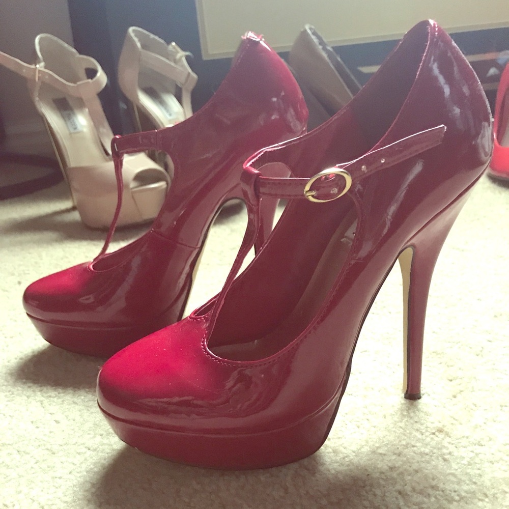 Steve Madden P. Gaylee dark red t-strap pumps